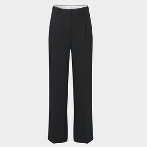 Aritzia The Effortless Pant™ - Crepette™ - Short
